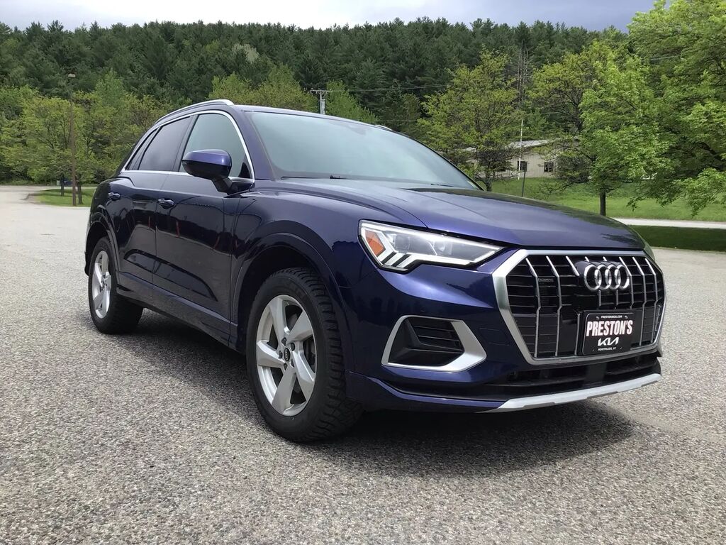 2022 Audi Q3 quattro Premium Plus 40 TFSI — photo 1 of 13