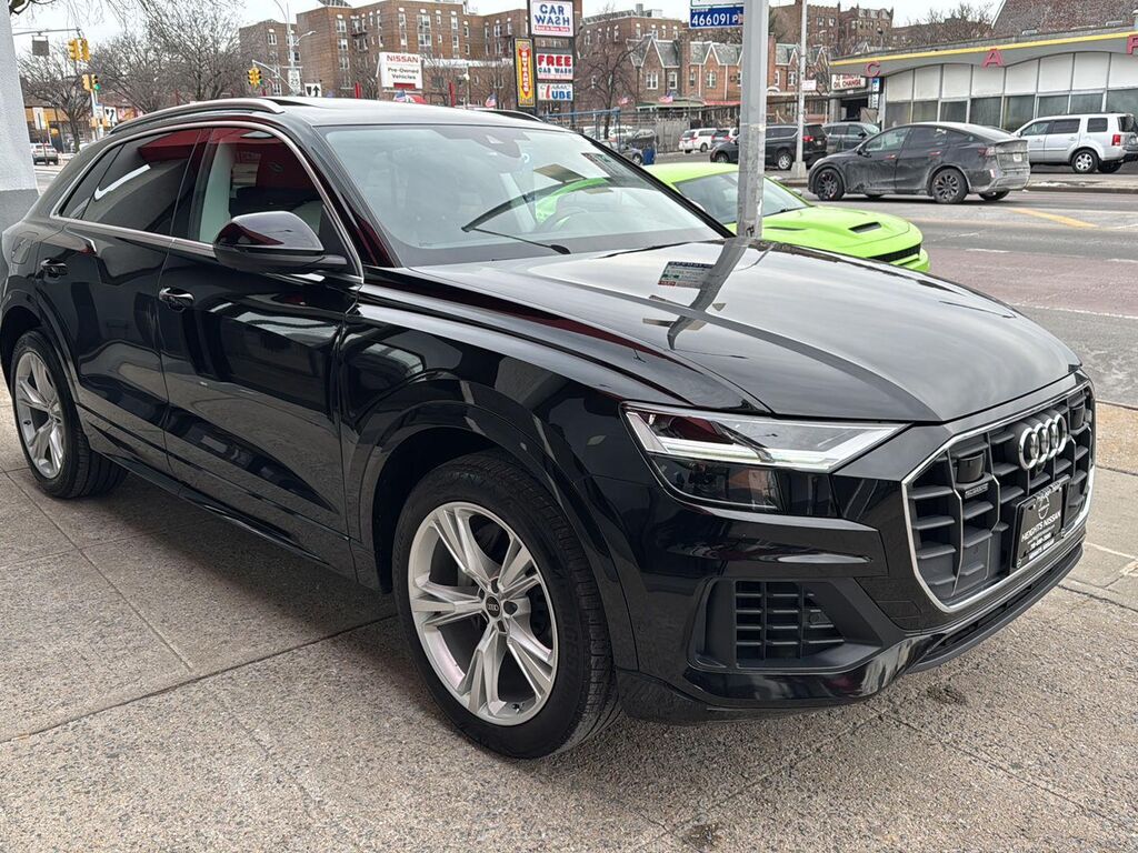 2022 Audi Q8 quattro Premium Plus 55 TFSI — photo 1 of 26