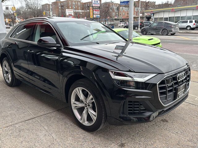 2022 Audi Q8 quattro Premium Plus 55 TFSI