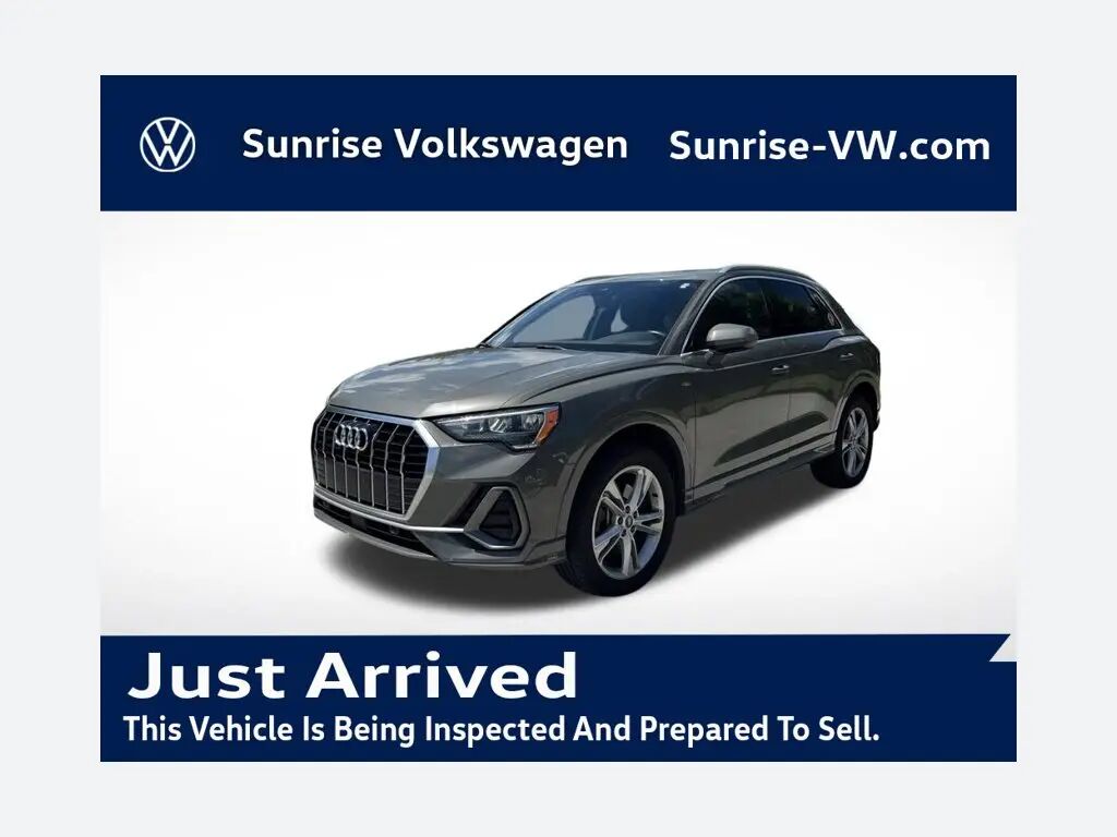 2021 Audi Q3 quattro S line Premium 45 TFSI — photo 1 of 13