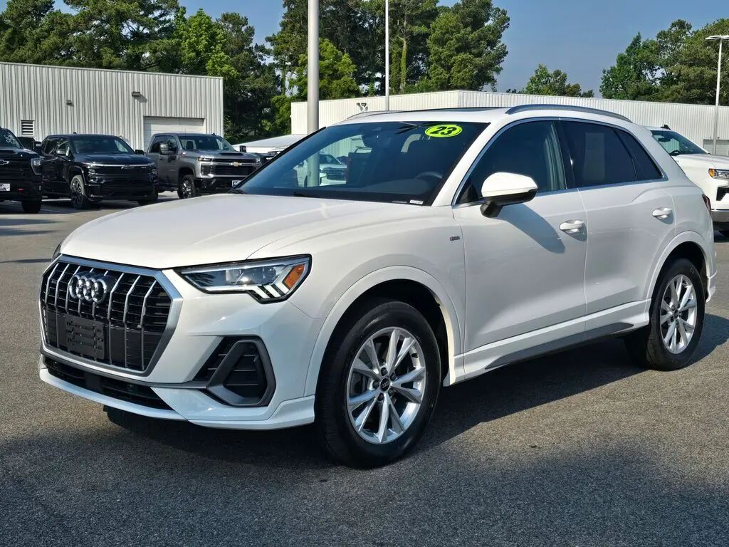2023 Audi Q3 quattro S line Premium 45 TFSI — photo 1 of 39