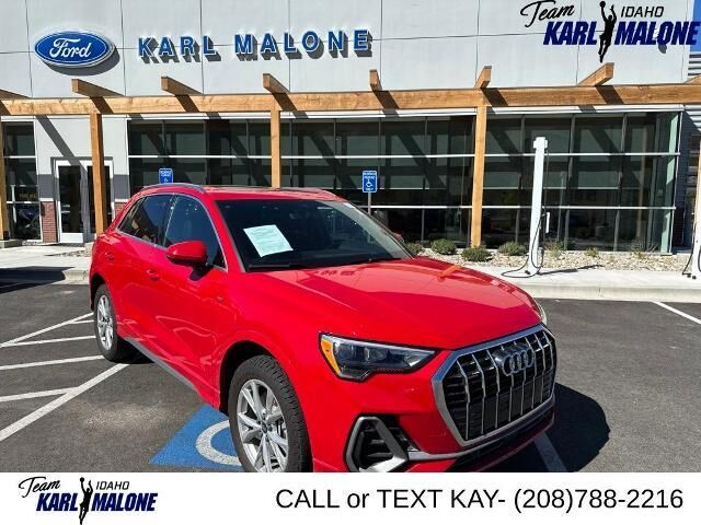 2022 Audi Q3 quattro S line Premium 45 TFSI — photo 1 of 13