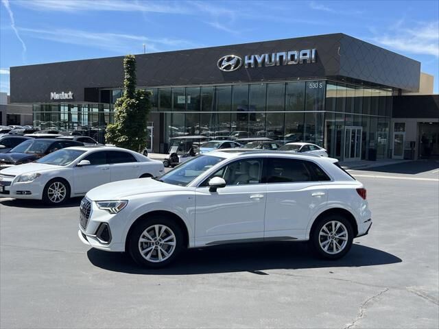 2023 Audi Q3 quattro S line Premium 45 TFSI — photo 1 of 39