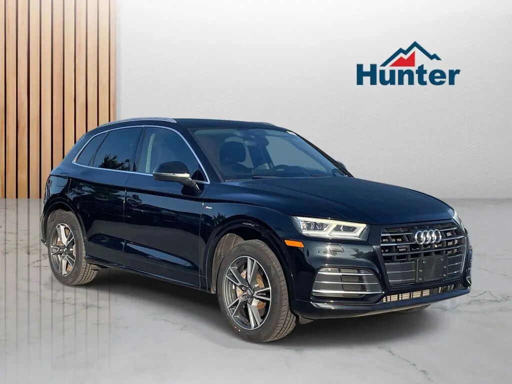 2020 Audi Q5 e quattro Premium Plus 55 TFSI — photo 1 of 13