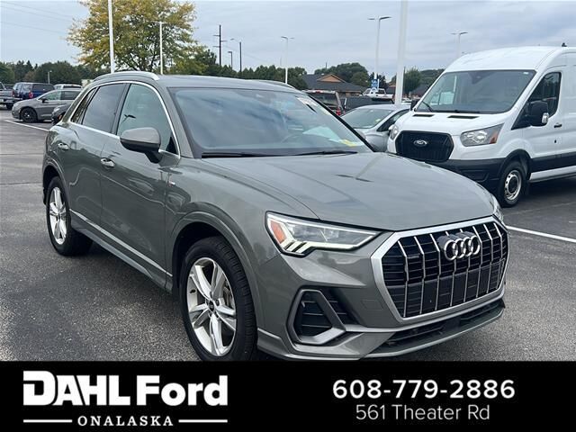 2022 Audi Q3 quattro S line Prem Plus 45 TFSI