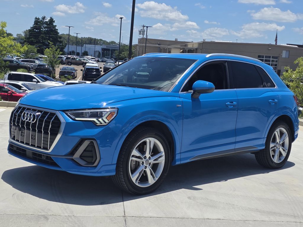 2019 Audi Q3 2.0T Premium Plus — photo 1 of 13