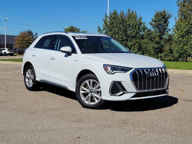 2025 Audi Q3 quattro S line Prem Plus 45 TFSI
