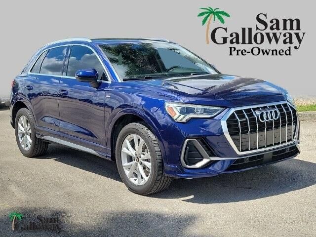 2022 Audi Q3 quattro S line Prem Plus 45 TFSI
