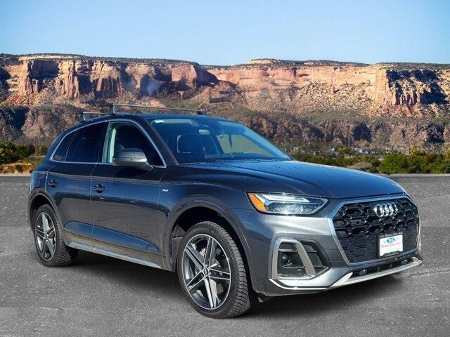 2022 Audi Q5 e quattro S line Premium 55 TFSI