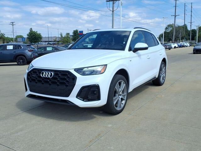 2025 Audi Q5 quattro S line Premium 45 TFSI — photo 1 of 39