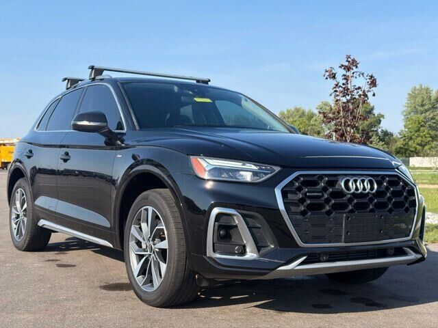 2022 Audi Q5 quattro S line Premium 45 TFSI — photo 1 of 26