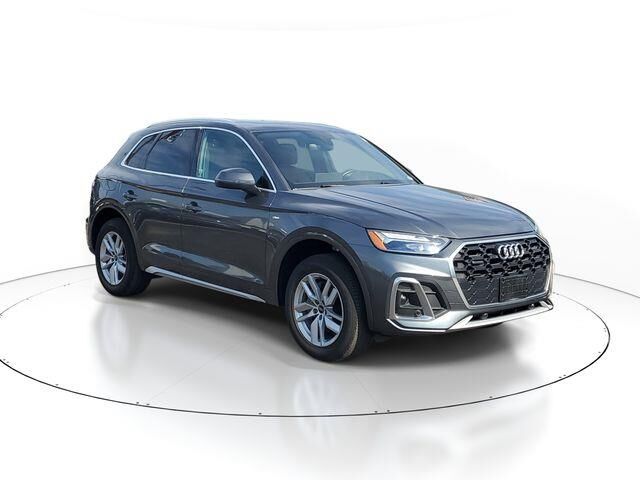 2022 Audi Q5 quattro S line Premium 45 TFSI — photo 1 of 12
