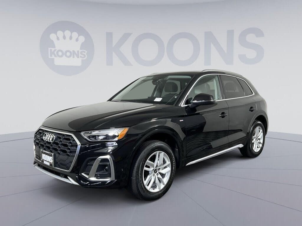 2023 Audi Q5 quattro S line Premium 45 TFSI — photo 1 of 3