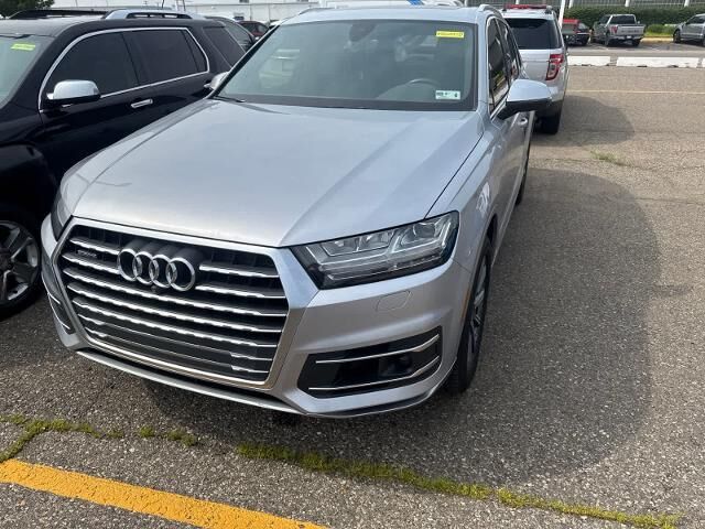 2017 Audi Q7 3.0T quattro Premium Plus — photo 1 of 26