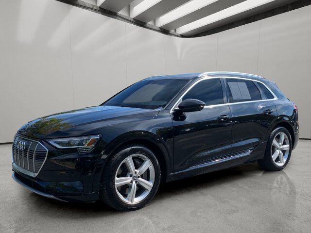 2019 Audi e-tron Premium Plus