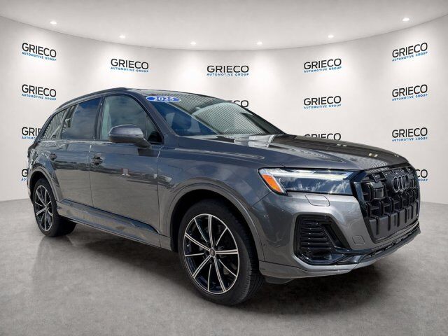 2025 Audi Q7 Premium Plus
