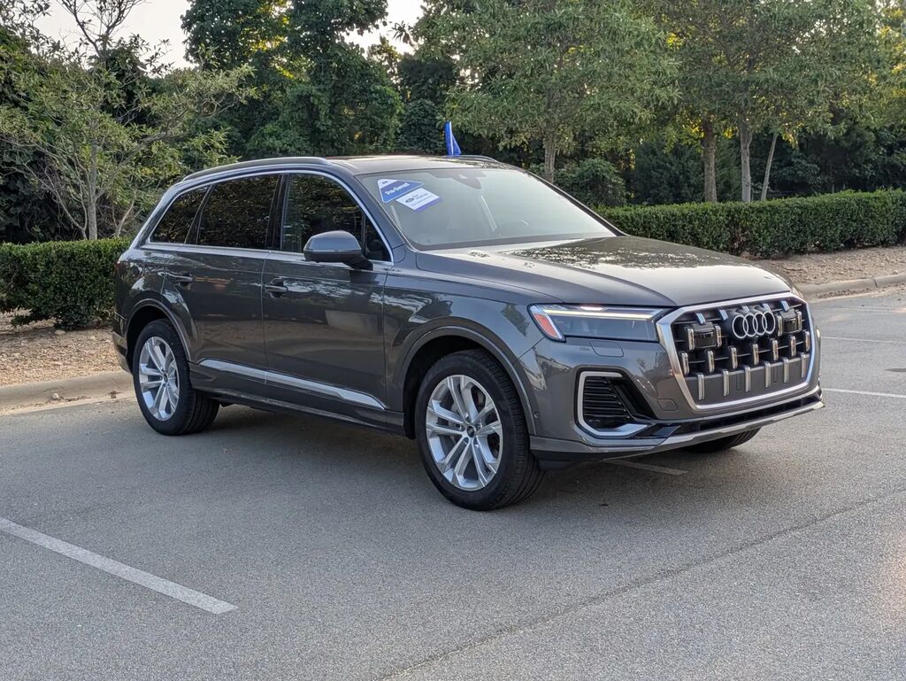 2025 Audi Q7 quattro Premium Plus 45 TFSI — photo 1 of 27