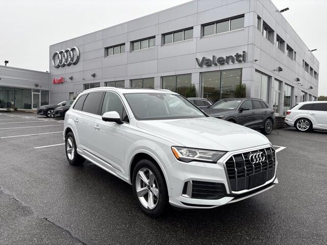 2023 Audi Q7 quattro Premium Plus 45 TFSI — photo 1 of 1