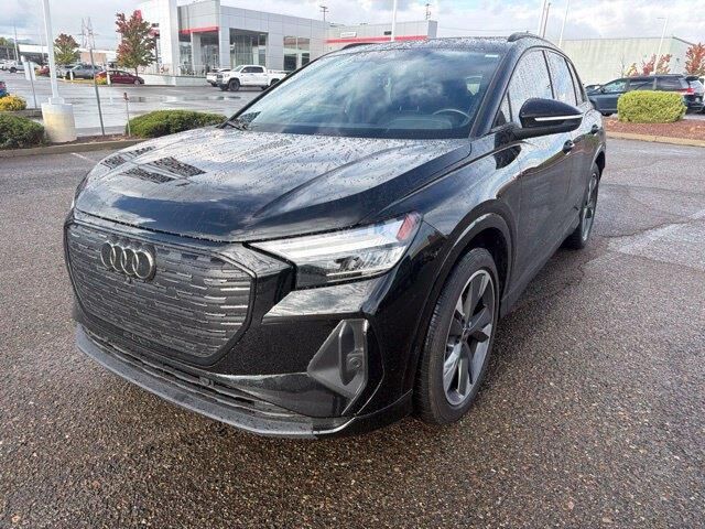 2024 Audi Q4 e-tron quattro Premium Plus 55
