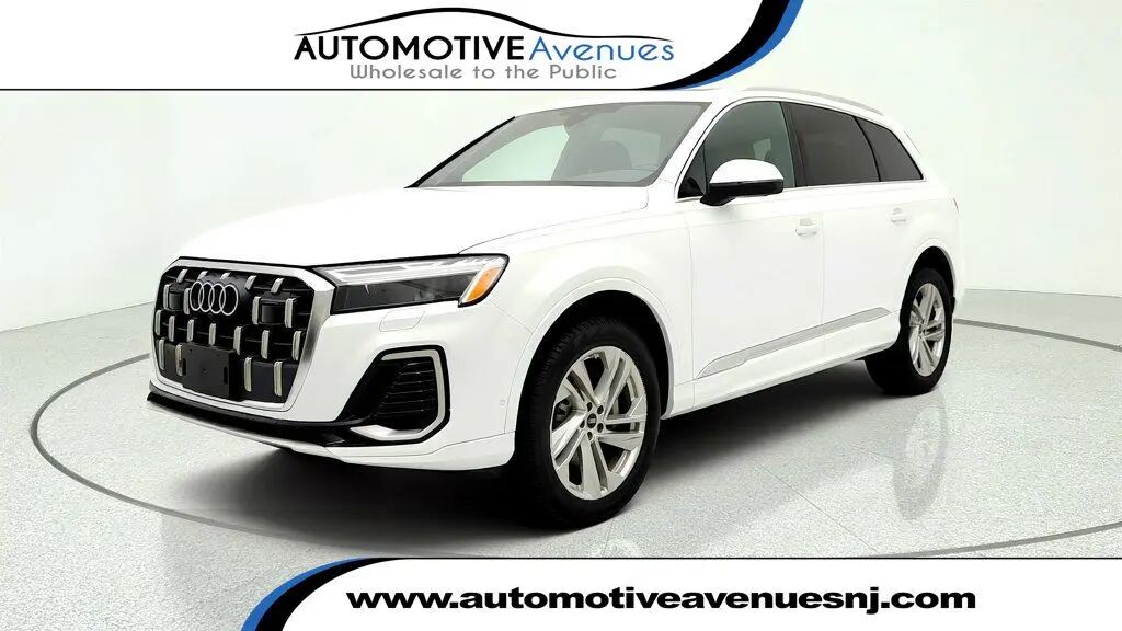 2025 Audi Q7 quattro Premium Plus 55 TFSI — photo 1 of 26