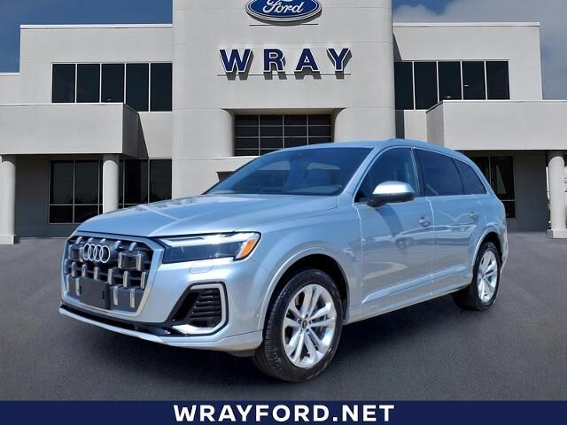 2025 Audi Q7 quattro Premium Plus 55 TFSI — photo 1 of 13