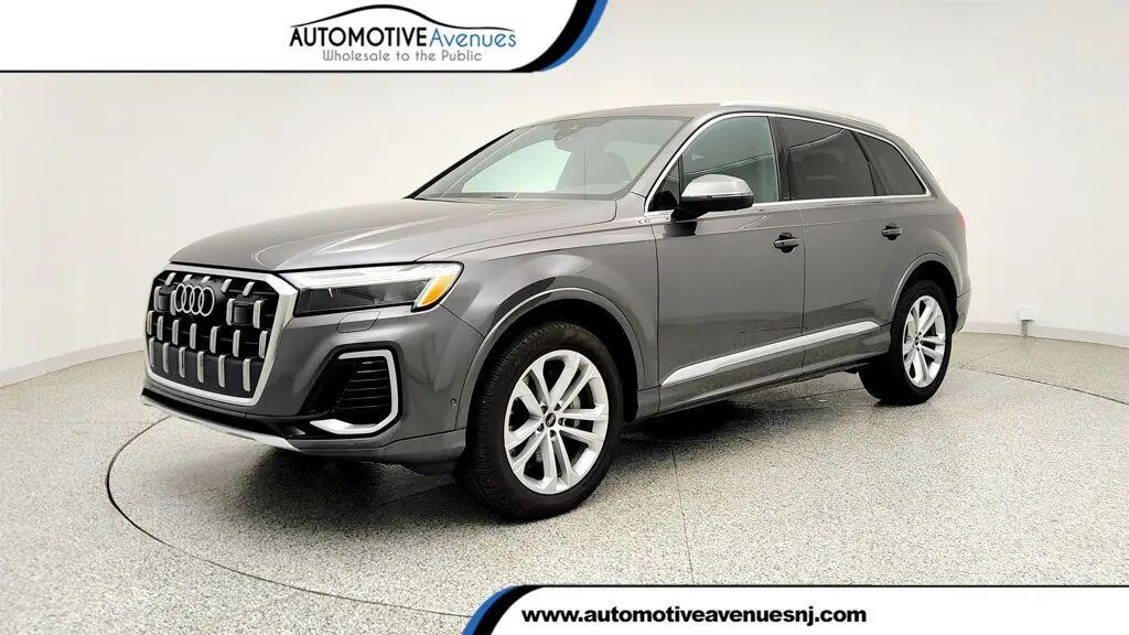 2025 Audi Q7 quattro Premium Plus 55 TFSI — photo 1 of 26