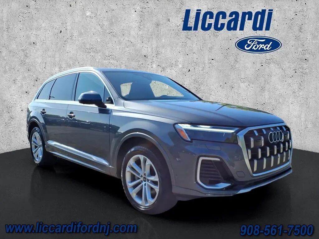 2025 Audi Q7 quattro Premium Plus 55 TFSI — photo 1 of 13
