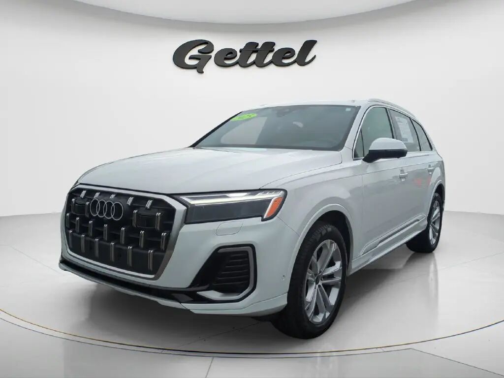 2025 Audi Q7 quattro Premium Plus 55 TFSI — photo 1 of 13