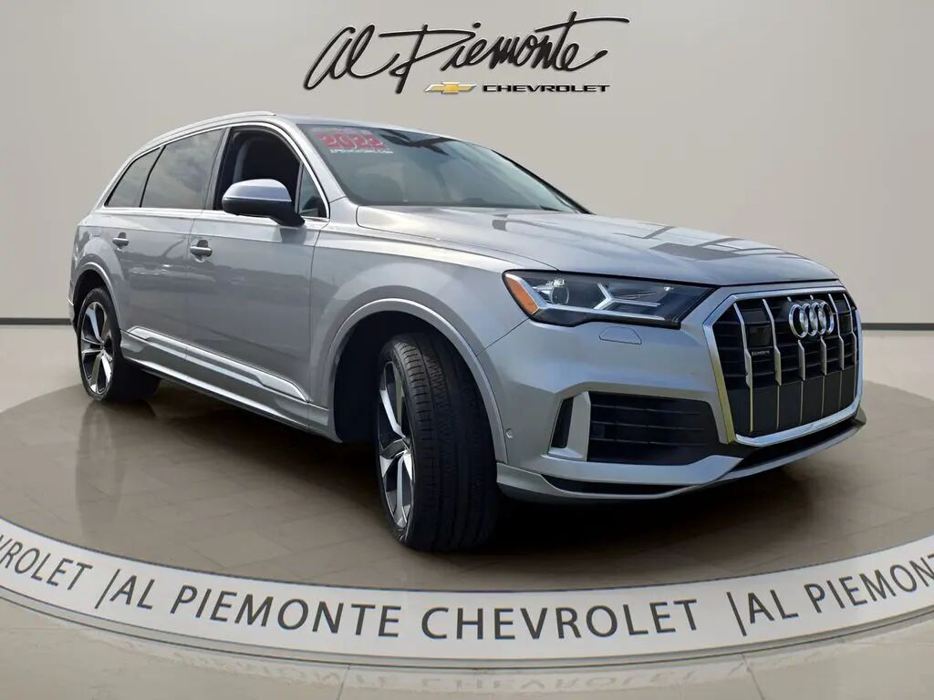 2022 Audi Q7 quattro Premium Plus 55 TFSI — photo 1 of 13