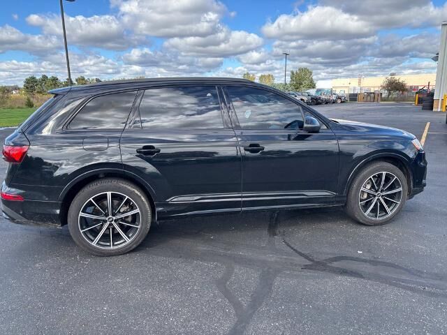 2023 Audi Q7 quattro Premium Plus 55 TFSI