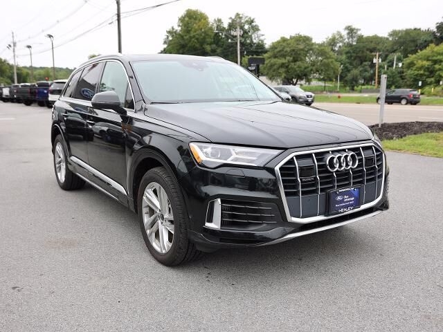 2022 Audi Q7 quattro Premium Plus 55 TFSI