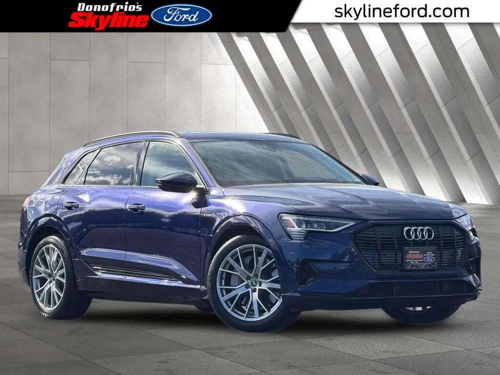 2021 Audi e-tron quattro Prestige — photo 1 of 26