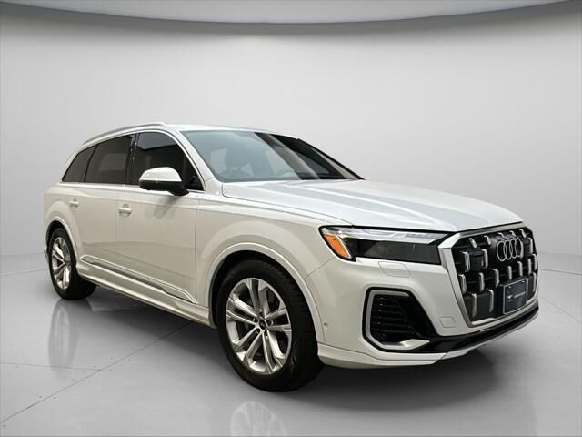 2025 Audi Q7 quattro Prestige 55 TFSI — photo 1 of 13