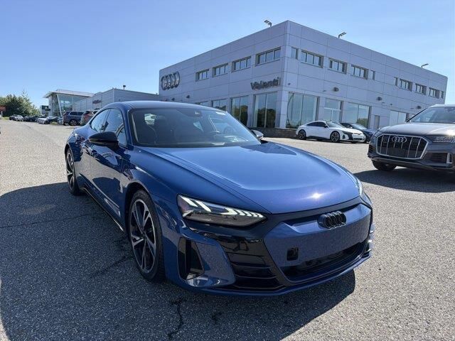 2024 Audi e-tron GT quattro Premium Plus