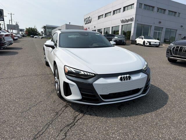 2024 Audi e-tron GT quattro Premium Plus — photo 1 of 49
