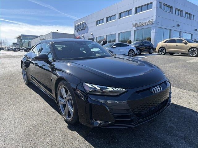 2024 Audi e-tron GT quattro Premium Plus