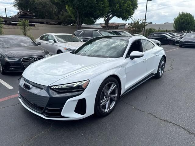 2022 Audi e-tron GT quattro Premium Plus — photo 1 of 9