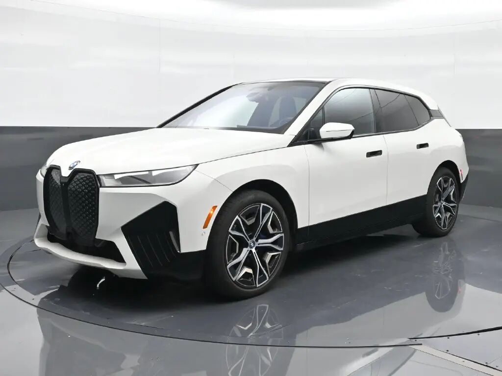 2024 BMW iX xDrive50 — photo 1 of 7