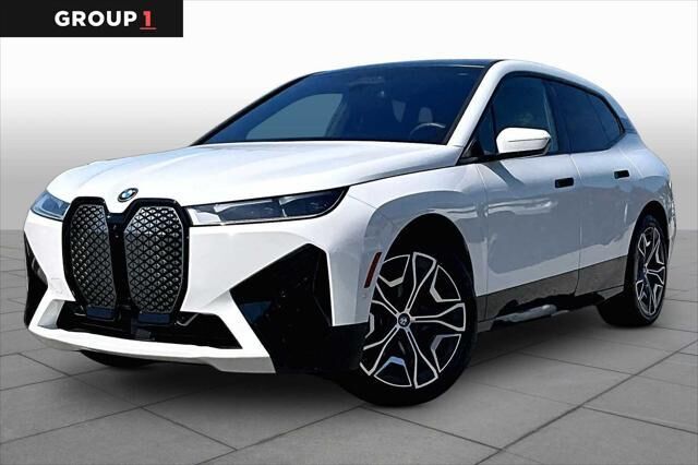 2025 BMW iX xDrive50 — photo 1 of 13