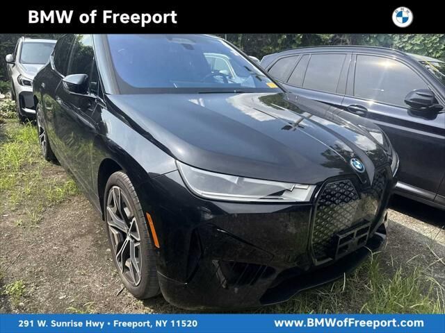 2024 BMW iX xDrive50 — photo 1 of 8