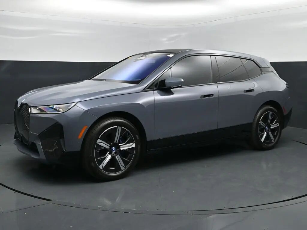 2023 BMW iX xDrive50 — photo 1 of 13