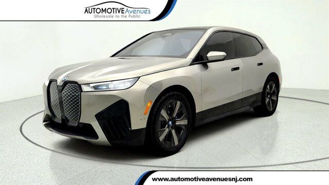 2025 BMW iX xDrive50 — photo 1 of 14