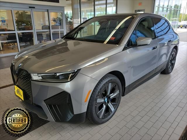 2023 BMW iX xDrive50 — photo 1 of 13