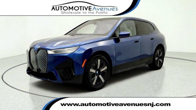 2025 BMW iX xDrive50 — photo 1 of 3