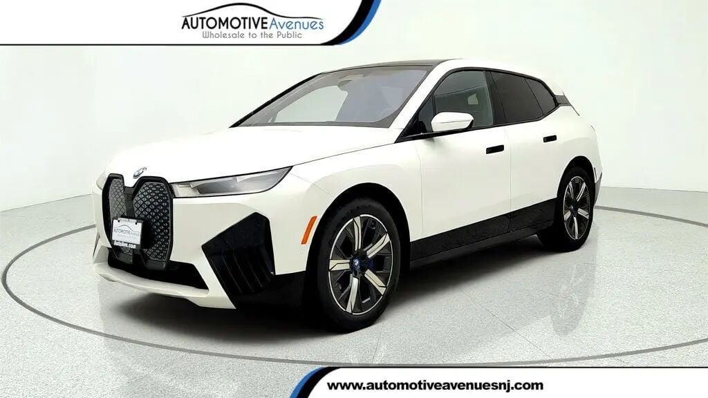 2024 BMW iX xDrive50 — photo 1 of 13