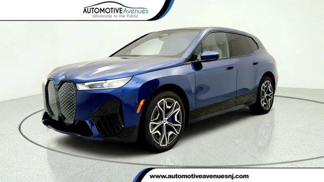 2025 BMW iX xDrive50 — photo 1 of 2