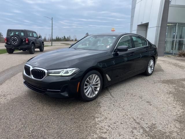 2021 BMW 5 Series 530i xDrive — photo 1 of 13