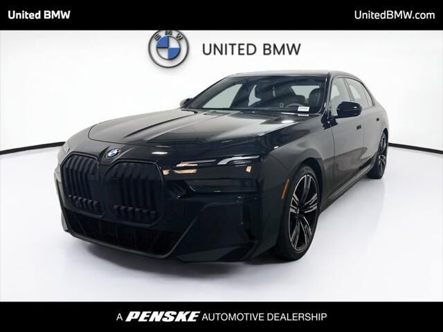 2025 BMW 7 Series 740i — photo 1 of 13