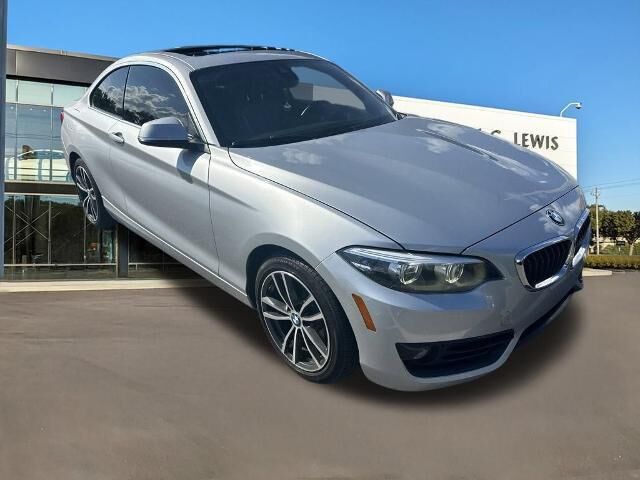 2018 BMW 2 Series 230i — photo 1 of 8