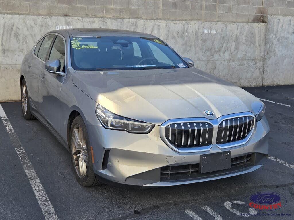2024 BMW 5 Series 530i — photo 1 of 1
